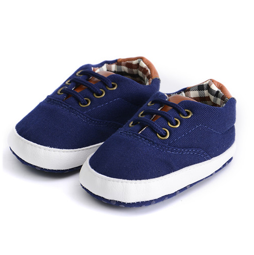 Solid color casual shoes